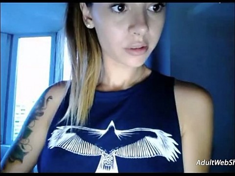 Тугая малышка принимает мыльную ванну перед вебкамерой - HD - AdultWebShows.com 16 мин.