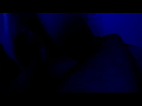 Темнеет, и девушка хочет войны 4 мин.