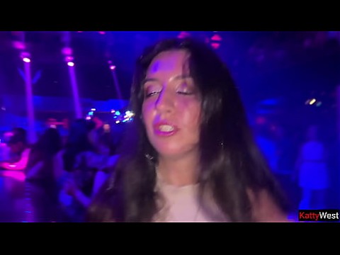 Трахнул милашку во все дырки в туалете ночного клуба 24 мин.