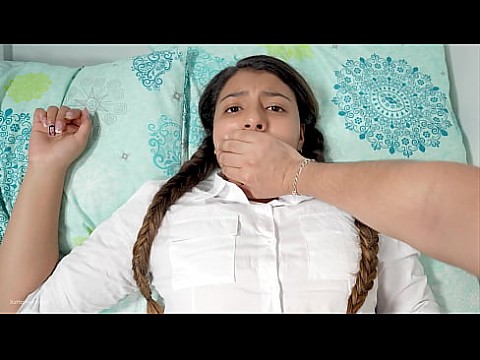 Тсс-с-с, не кричи! - Сводный брат трахает свою сводную сестру, когда они одни дома. 8 мин.