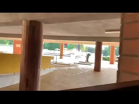 Radekos sneaks at the pool, then blowjob and cum in mouth