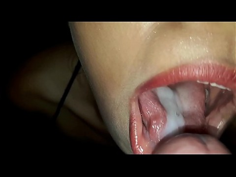 Recopilacion de corridas en la boca y tragadas de leche de la putita de susy. 19854128963