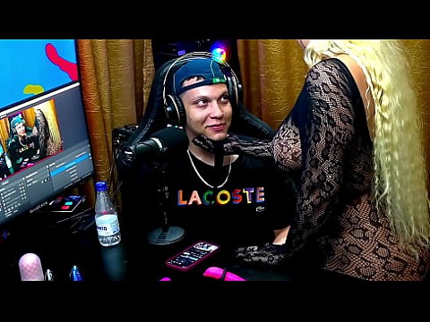 Руан не выдержал и схватил восхитительную грудь и задницу Андрессы Санчес - Подкаст Pápum no Barraco! - Завершить уровень Sheer RED. 10 мин.