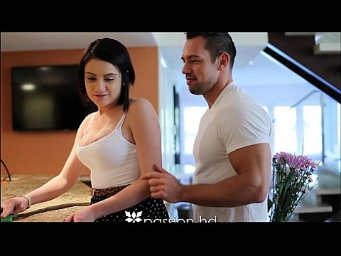 Passion-HD тинка с пирсингом трахается на годовщину 10 мин.