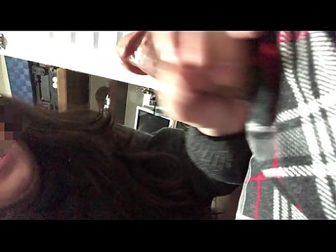 подросток девушка занимается оральным сексом со своим двоюродным братом, пока он отдыхает 10 мин.