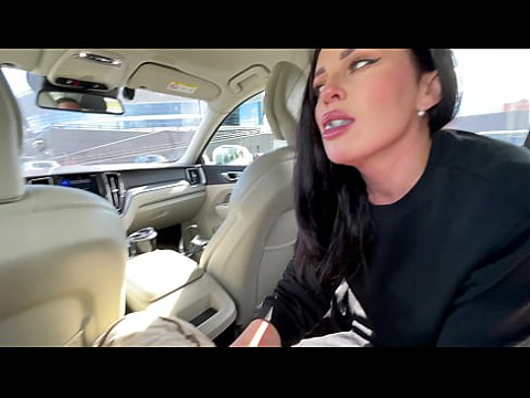 Прохожие не допускают нормального минета в машине 5 мин.