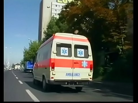 После сердечного приступа звезда медицинской профессии умоляет медсестру Оливию Дель Рио поздравить его с прощальным половым актом в машине скорой помощи, чтобы подтвердить его предположения. 14 мин.