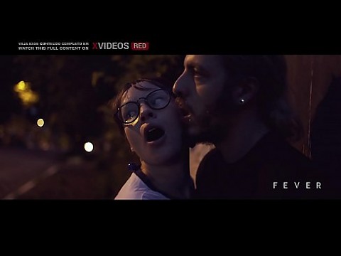 После того, как на улице жарко, пара вторгается в дом, чтобы заняться сексом - Трейлер фильма «Революция любви» 5 мин.