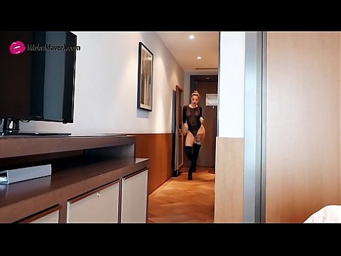 Инста девочка танцует ее совершенное тело и дрочит киску