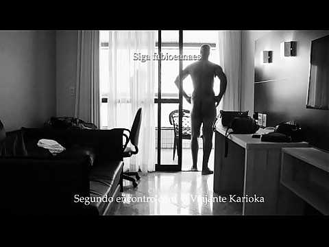 Hotwife estilo Paola se exibindo para o amigo negão bem dotado continua no RED