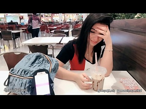 Emanuelly Gozando em Publico com brinquedo interativo no Shopping Public female orgasm interactive toy girl with remote vibe outside