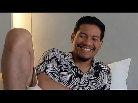 Это происходит, когда сводная сестра и сводный брат делят номер в отеле 9 мин.