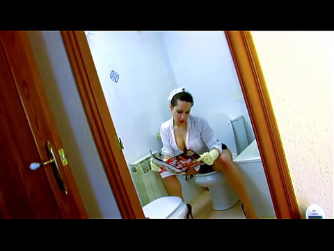 Уборщица получает свой счет 16 мин.