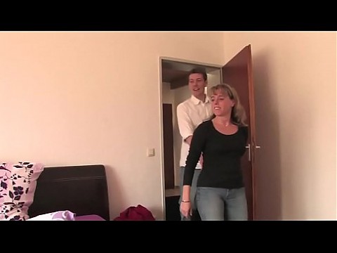 Бесплатная версия - Моя мама попросила меня позволить ей насладиться этим, потому что папа ее не удовлетворяет