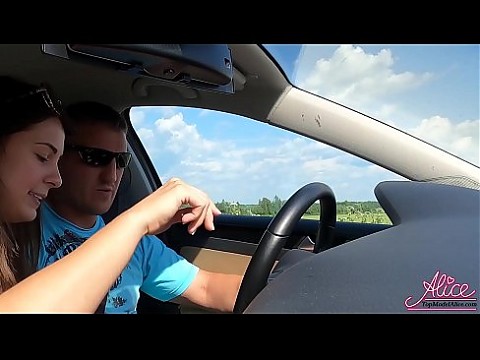 Брюнетка Заплатила Таксисту Натурой - Минет И Жесткий Грубый Секс с Окончанием Внутрь