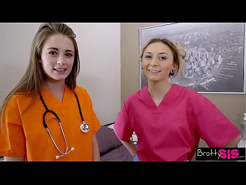 Bratty Sis - маленькая сводная сестра кормит мой член S8: E10 11 мин.