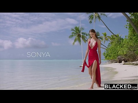 BLACKED - сумасшедшая Соня соблазняет судью соревнований 13 мин.