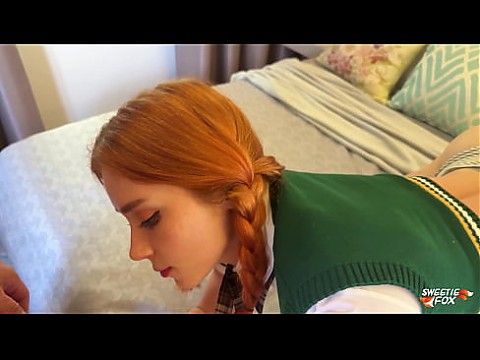 Британская студентка отсосала незнакомцу в его машине, а затем пригласила его домой, чтобы заняться сексом и снять это на телефон — Sweetie Fox 16 мин.