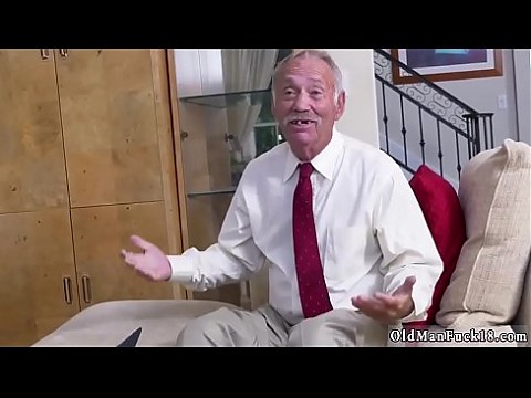 Возбужденный старик дрочит Айви впечатляет ее огромными сиськами и 5 мин.