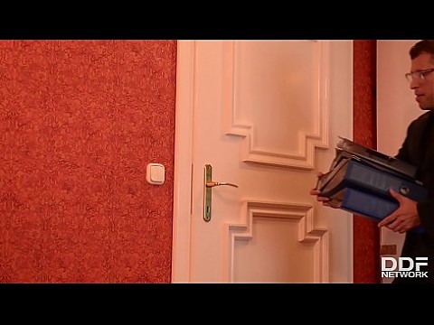 Superhero Sperm Man bangs desperate housewife Kitana Lure until she orgasms