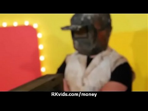 Секс за деньги превращает застенчивую девушку в шлюшку 12 5 мин.