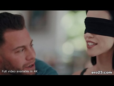 Симпатичная Диана Грейс скачет на члене Сета 6 мин.