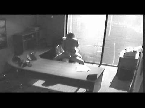 Секретарша трахает своего коллегу перед скрытой камерой 8 мин.