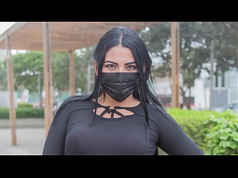 Супер задница венесуэльской крошки, которая попала в переделку после того, как потеряла свою пару на Тиндере. 10 min