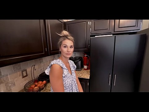 Секретная сделка с друзьями, горячая отчаянная мамочка Мэнди Рея WCA Productions 37 мин.