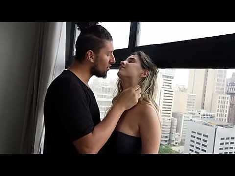 Сквирт-оргазм соседа – прикосновения рук и мощный выброс 11 мин.