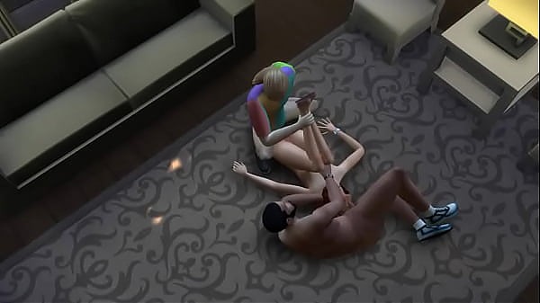 Соседка подглядывала за тройничком бисексуалов в окно и не удержала трусы 11 мин.