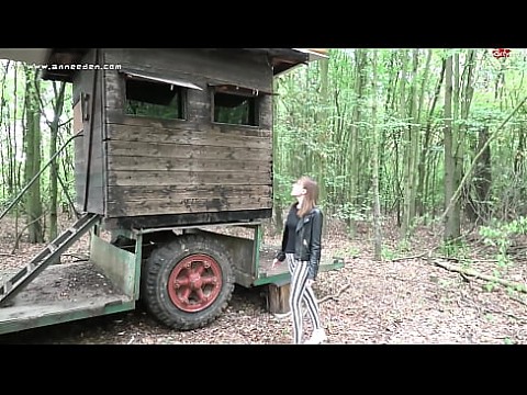 Weggeschlichen und durchgefickt