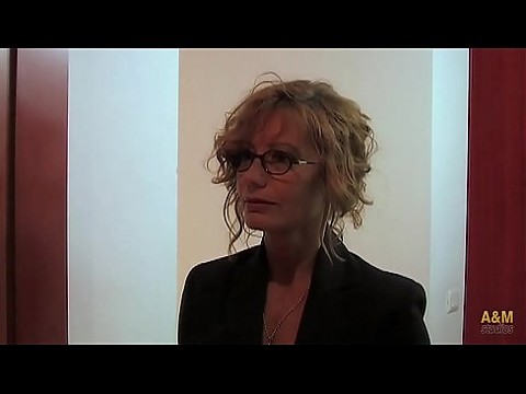 Зрелый налоговый инспектор отмахивается от мошенника !! 35 мин.