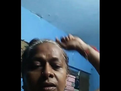 Зрелая дама показывает тело 2 5 мин.