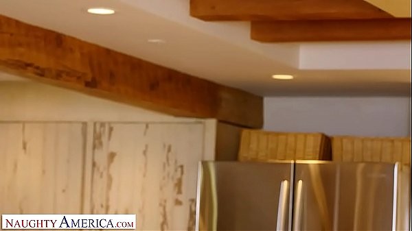 Naughty America - Кэти Хант (Гэбби) трахает друга своего брата 15 мин.