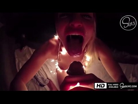 A Very Merry Xmas Blowjob