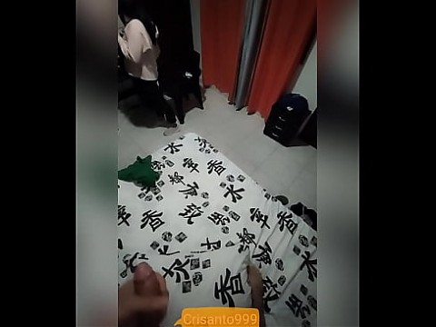 Он приходит просить меня об одолжении. Думаю, вы бросите это в Компу. Простите за это.