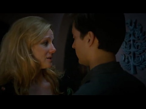 Одинокая соседка занимается сексом с возбужденным мужиком 2 мин.