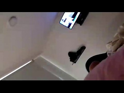 ME DA LOS BUENOS DIAS PELI ROJA SEXY 7 мин.