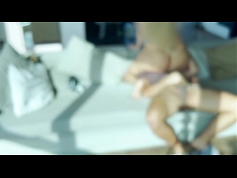 Моя сводная сестра сует свою киску мне в лицо во время просмотра фильма 13 мин.