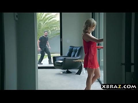 Молодая жена трахается с подглядыванием за мужем 7 мин.