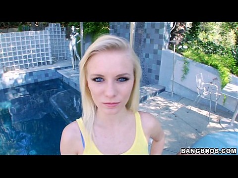 Маленькая блондинка член буксир 5 мин.