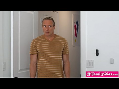 Маленькая падчерица молодая женщина очень хочет увидеть большой член отчима 8 мин.