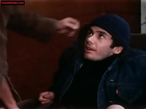 Двое мужчин делят красивую девушку 11 мин.