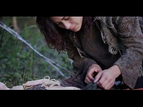 девушка мастурбирует рядом с другой девушкой 6 мин.