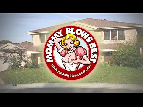 Фигуристая милфа Vicky Vixen орально укрощает змею в брюках 10 мин.