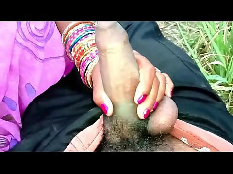 खेत देखने गई सासु माँ ओर वह चुदवाने लगी हिंदी