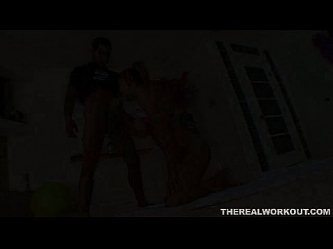 Грудастую Alanah Rae протаранил ее тренер 3 мин.