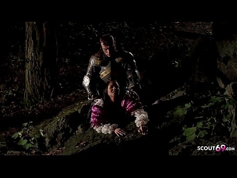 Горячая юная горничная Jenny с глубоким аналом в порно-пародии среднего возраста 16 мин.