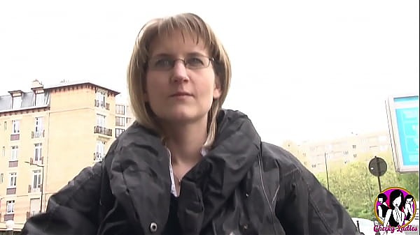 Горячая милфа-блондинка получает хардкорный трах в жопу 15 мин.